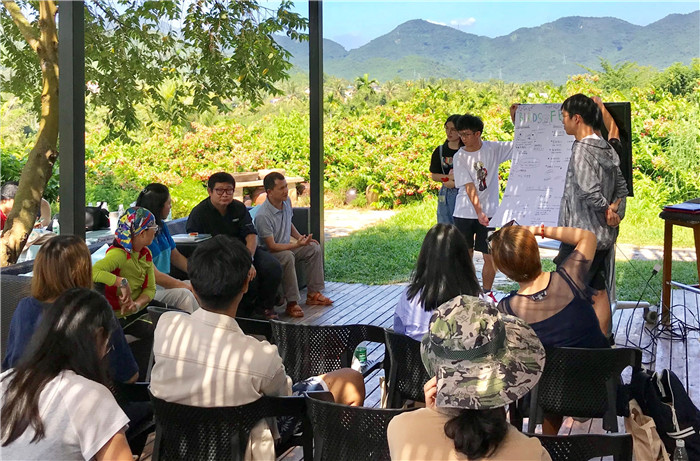 1572419256664379.jpg 学生汇报3.jpg