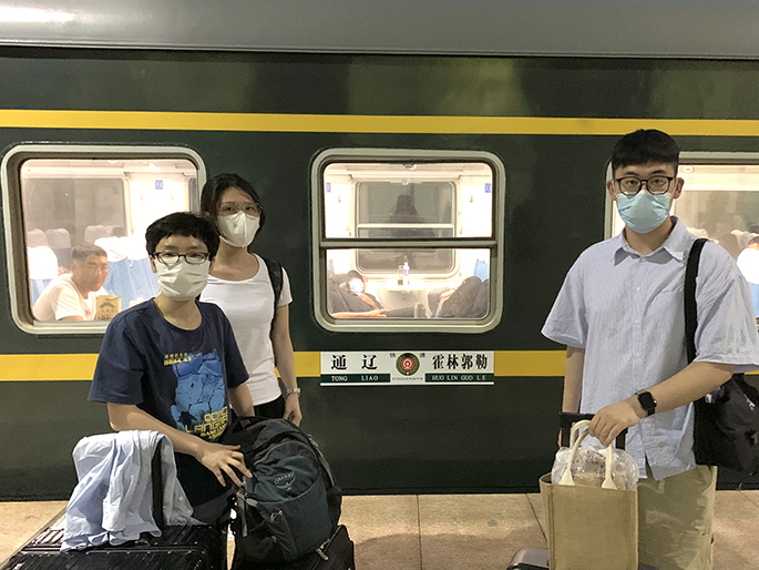 1657177819771117.jpg 图2:社工专业教师抵达科右中旗白音胡硕站.jpg