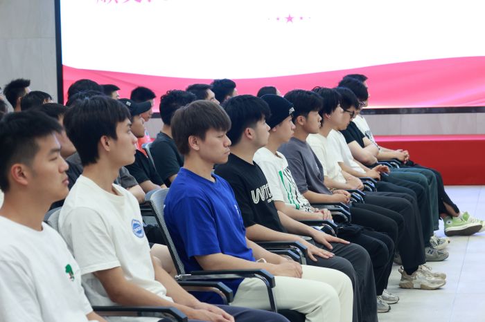 1717741342639486.jpg 应征青年2.jpg