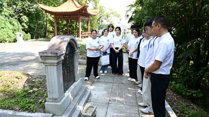 1751959336977437.jpg 了解烈士生平.jpg