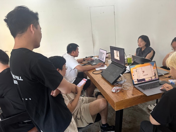 1752044876844387.jpg 图10 企业导师指导建模1.jpg