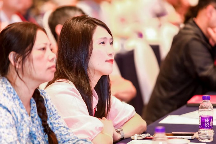 1756368447607564.jpg 2.jpg