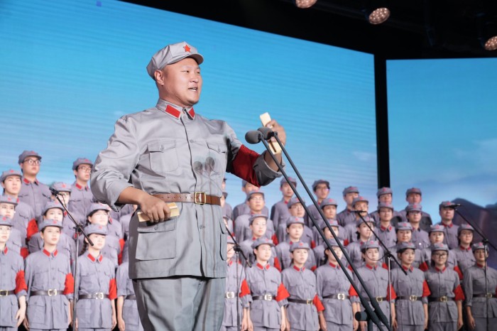 《四渡赤水出奇兵》领唱 李博洋.jpg