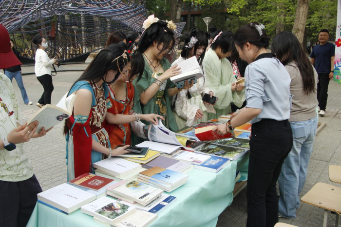 1744961137612255.png 图片8.png